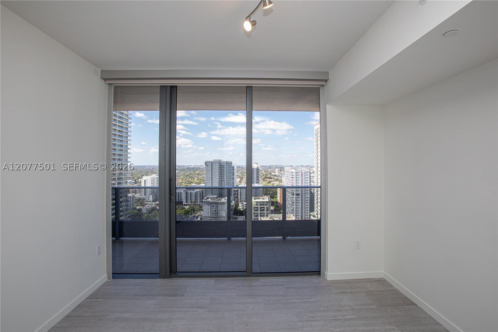 1000 Brickell Plz 2610
