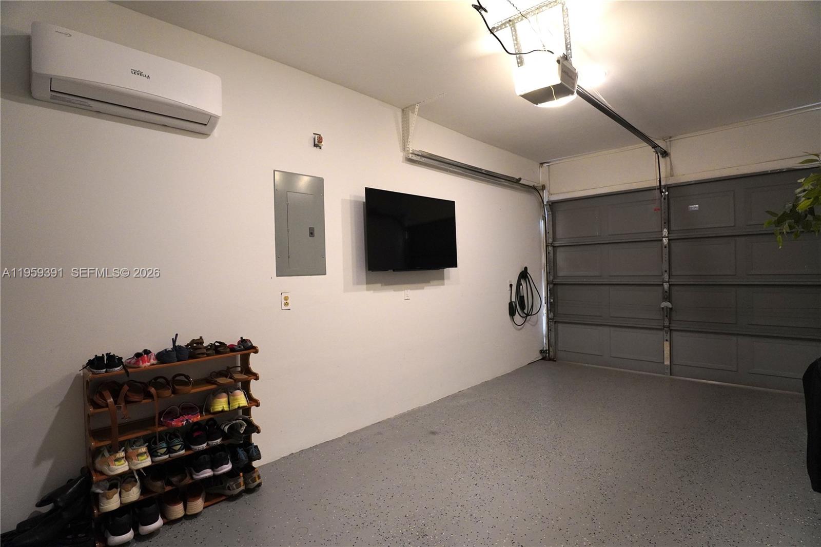 COACH HOUSES OF TOWN PLAC - Residential