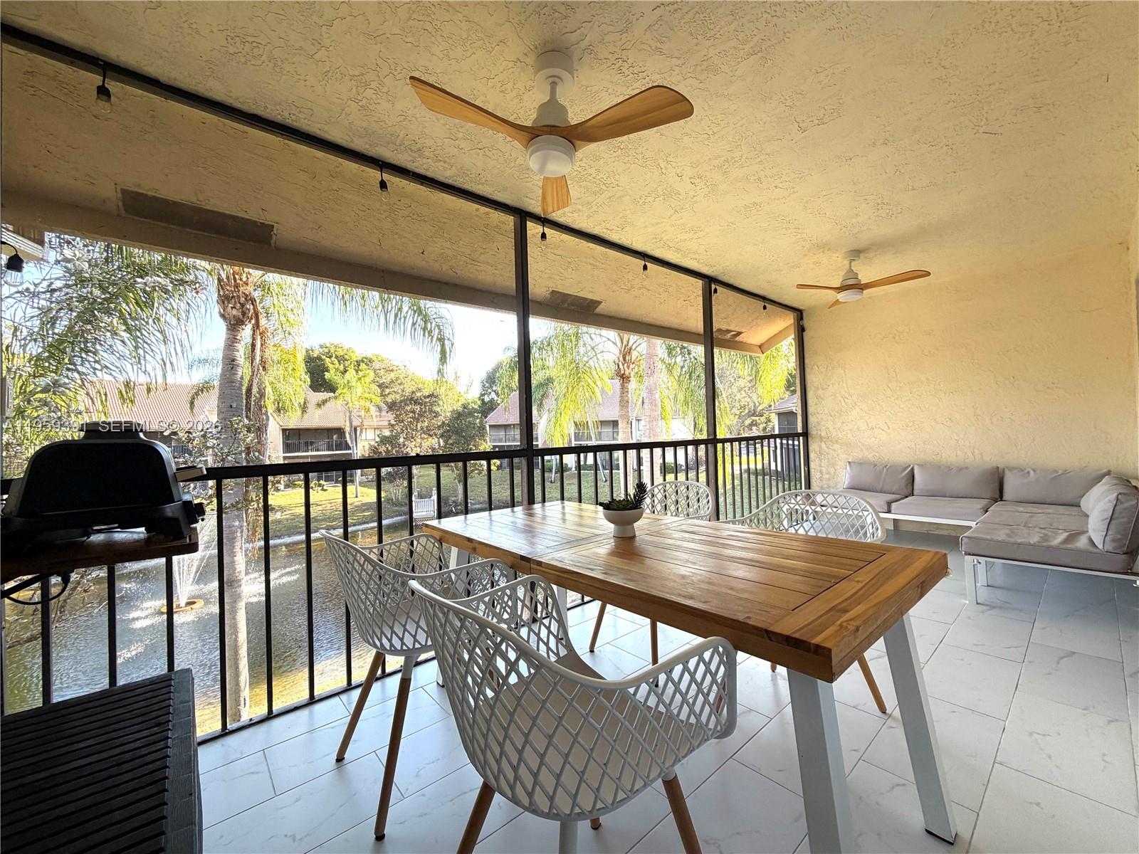 COACH HOUSES OF TOWN PLAC - Residential