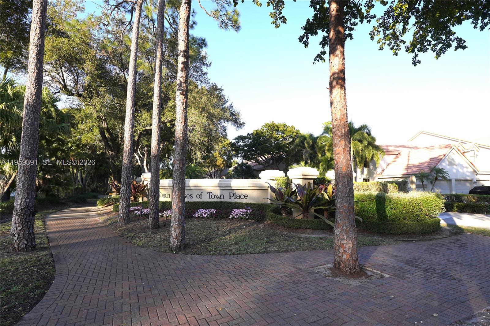 COACH HOUSES OF TOWN PLAC - Residential