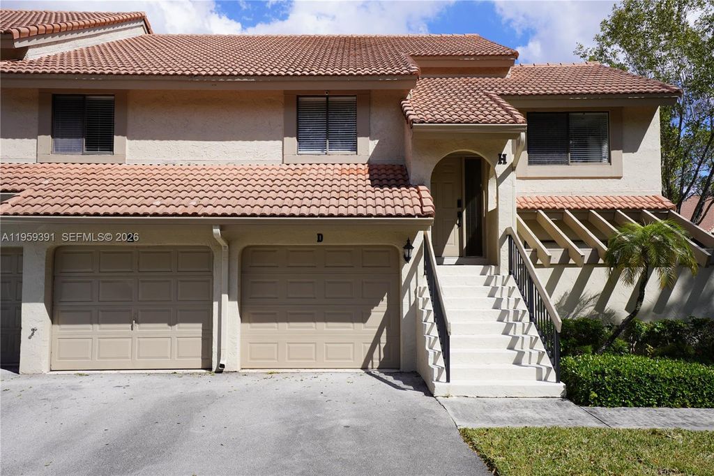 Photo of 5741 Coach House Cir #H, Boca Raton, FL 33486 (MLS # A11959391)