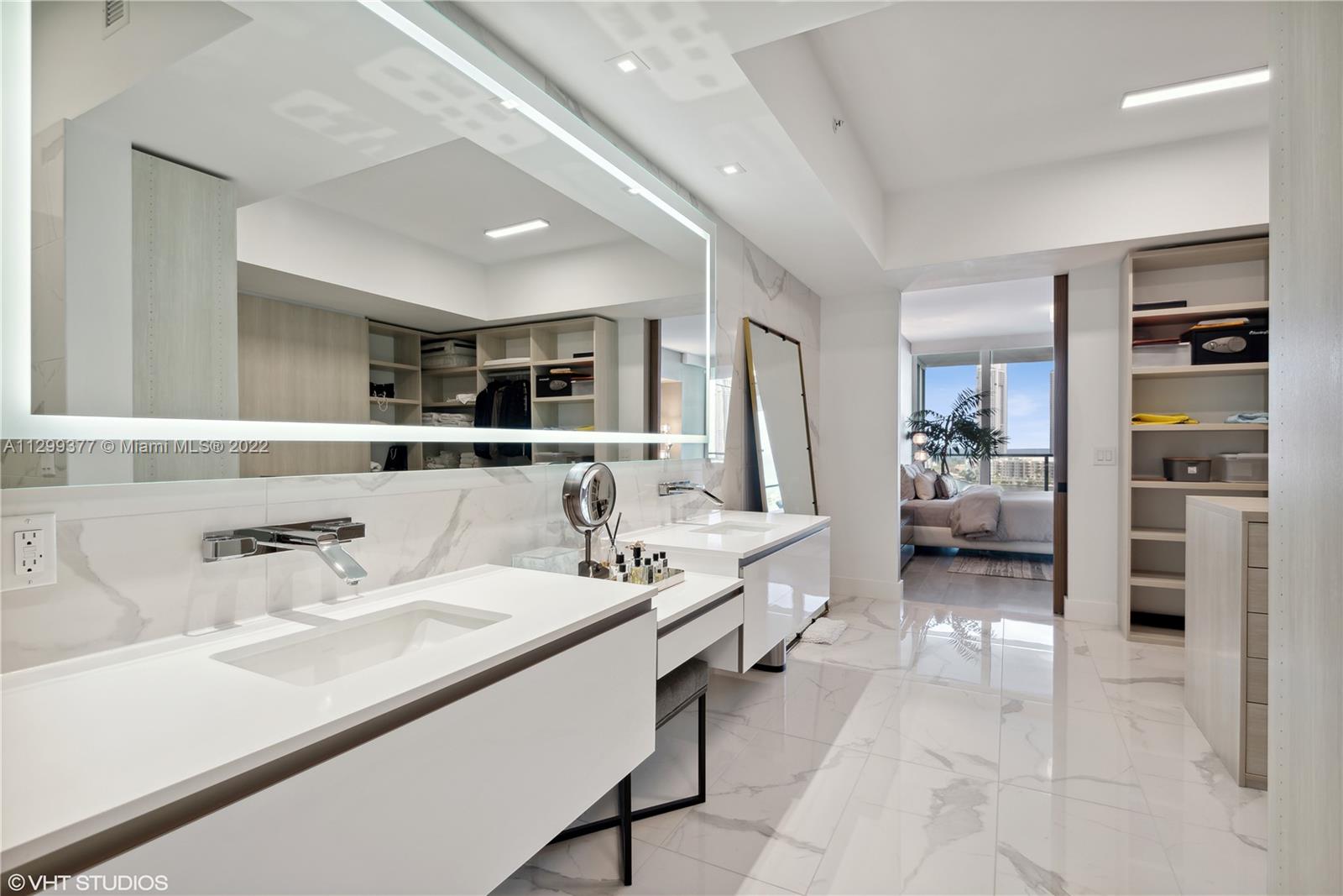 PRIVE CONDO - Residential Lease