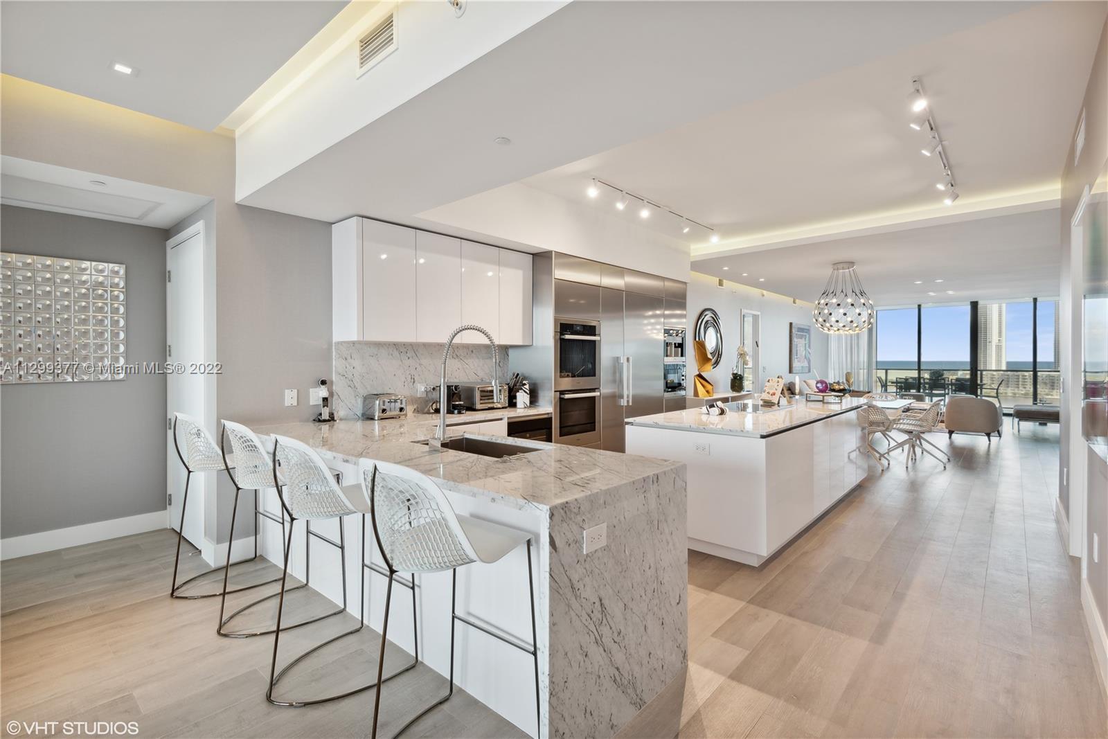 PRIVE CONDO - Residential Lease