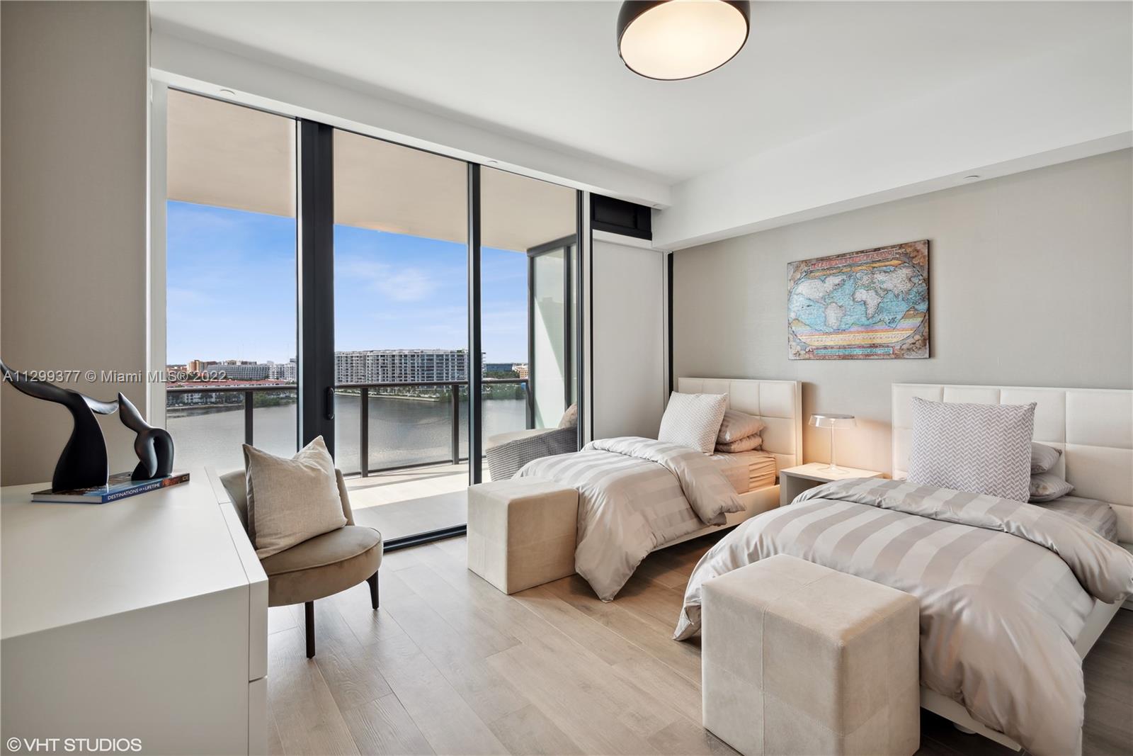 PRIVE CONDO - Residential Lease