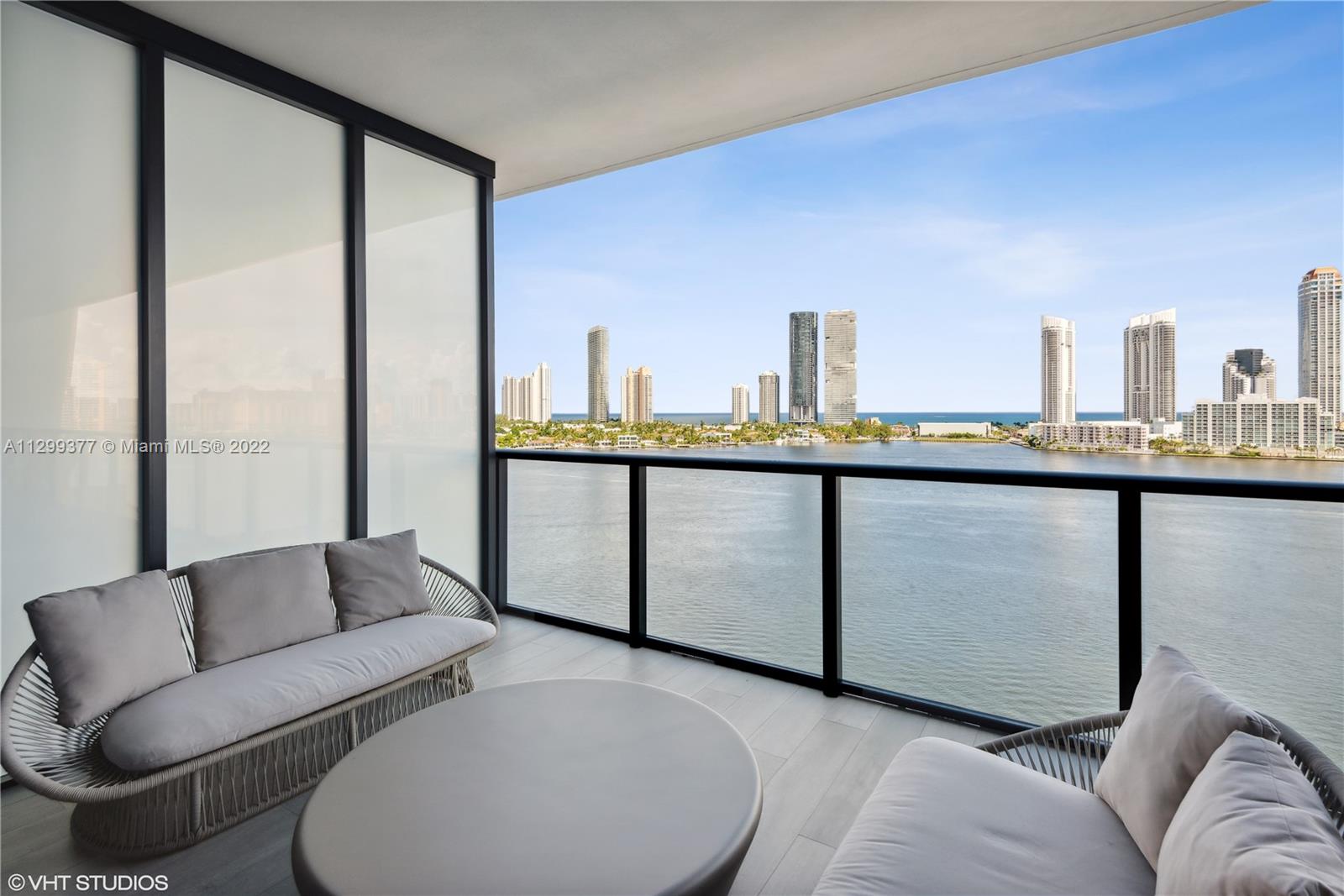 PRIVE CONDO - Residential Lease