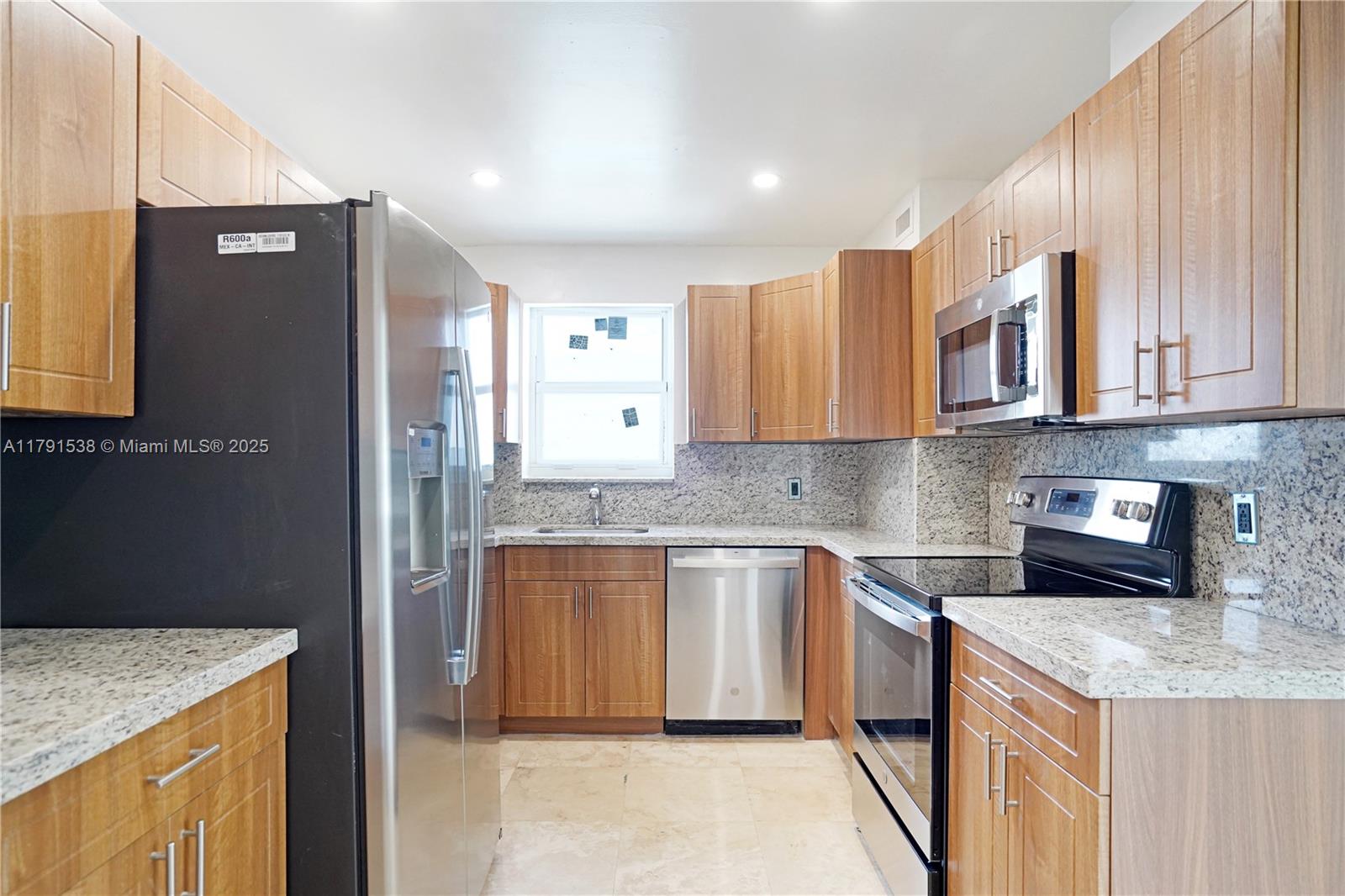 5101 Collins Ave 14U