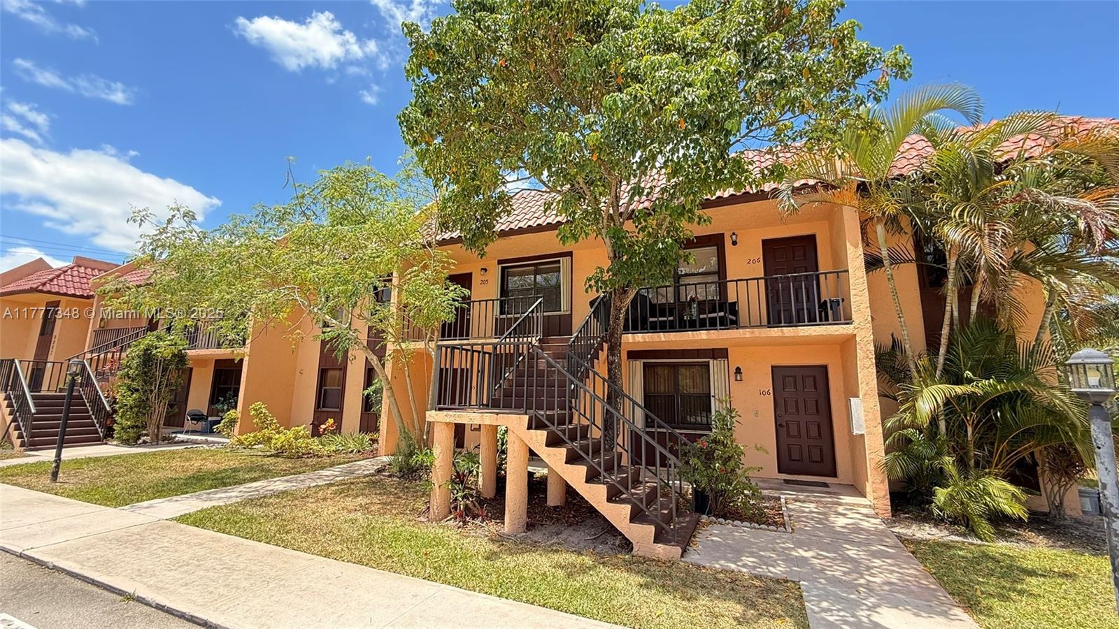 FOREST HILL VILLAS GARDEN - Residential Lease