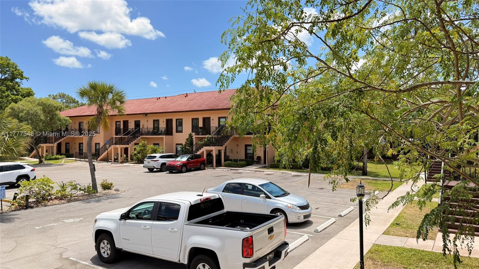 FOREST HILL VILLAS GARDEN - Residential Lease