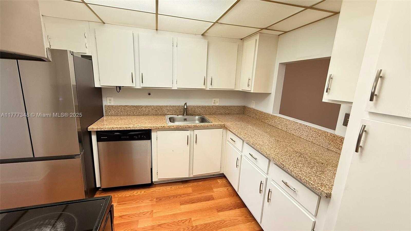 FOREST HILL VILLAS GARDEN - Residential Lease