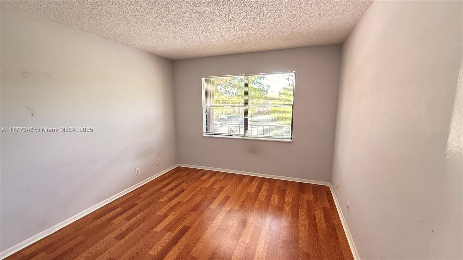 FOREST HILL VILLAS GARDEN - Residential Lease