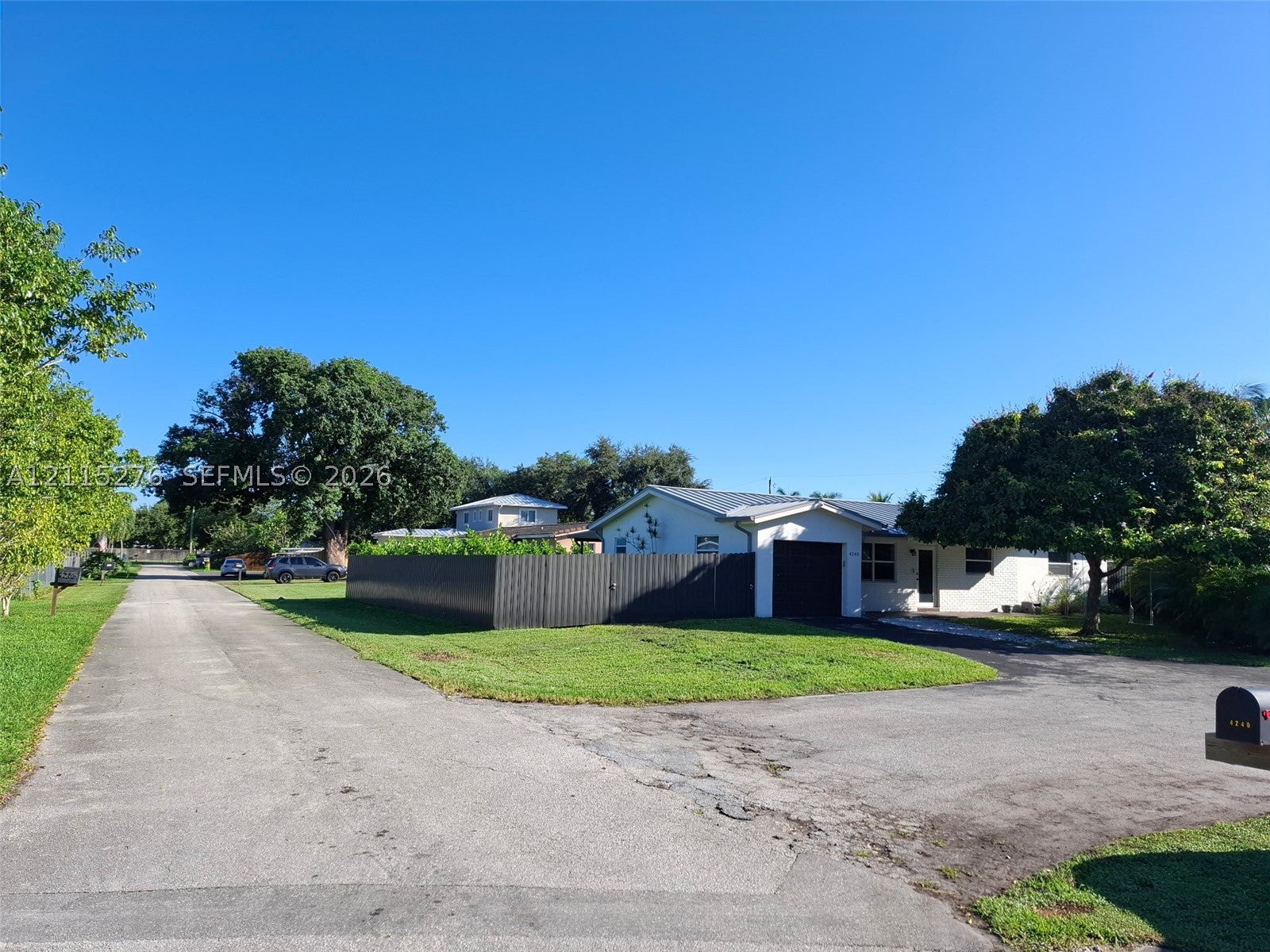 Undisclosed Address #A12115276, Davie FL 33314