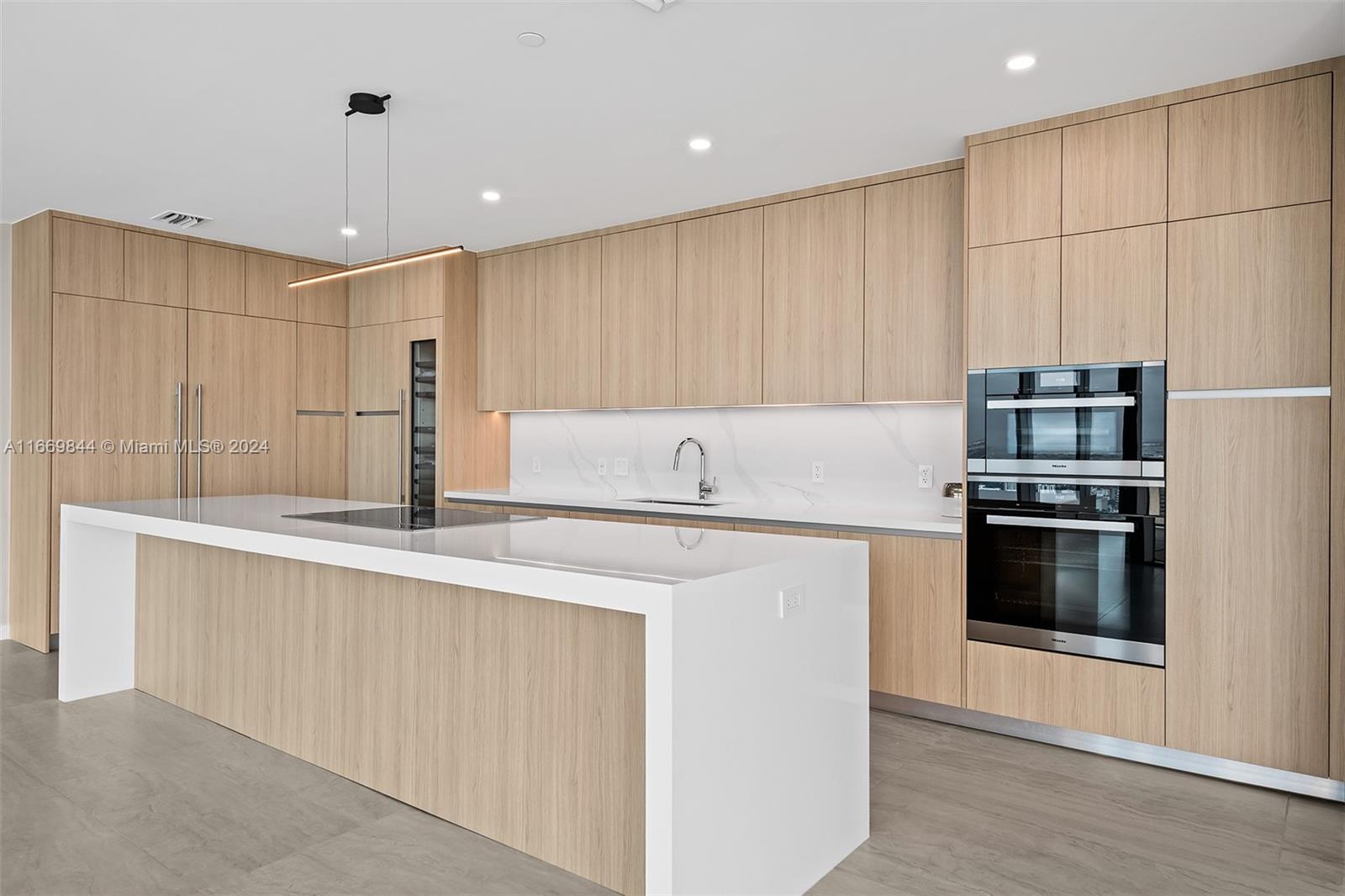 851 NE 1st Ave PH 5412