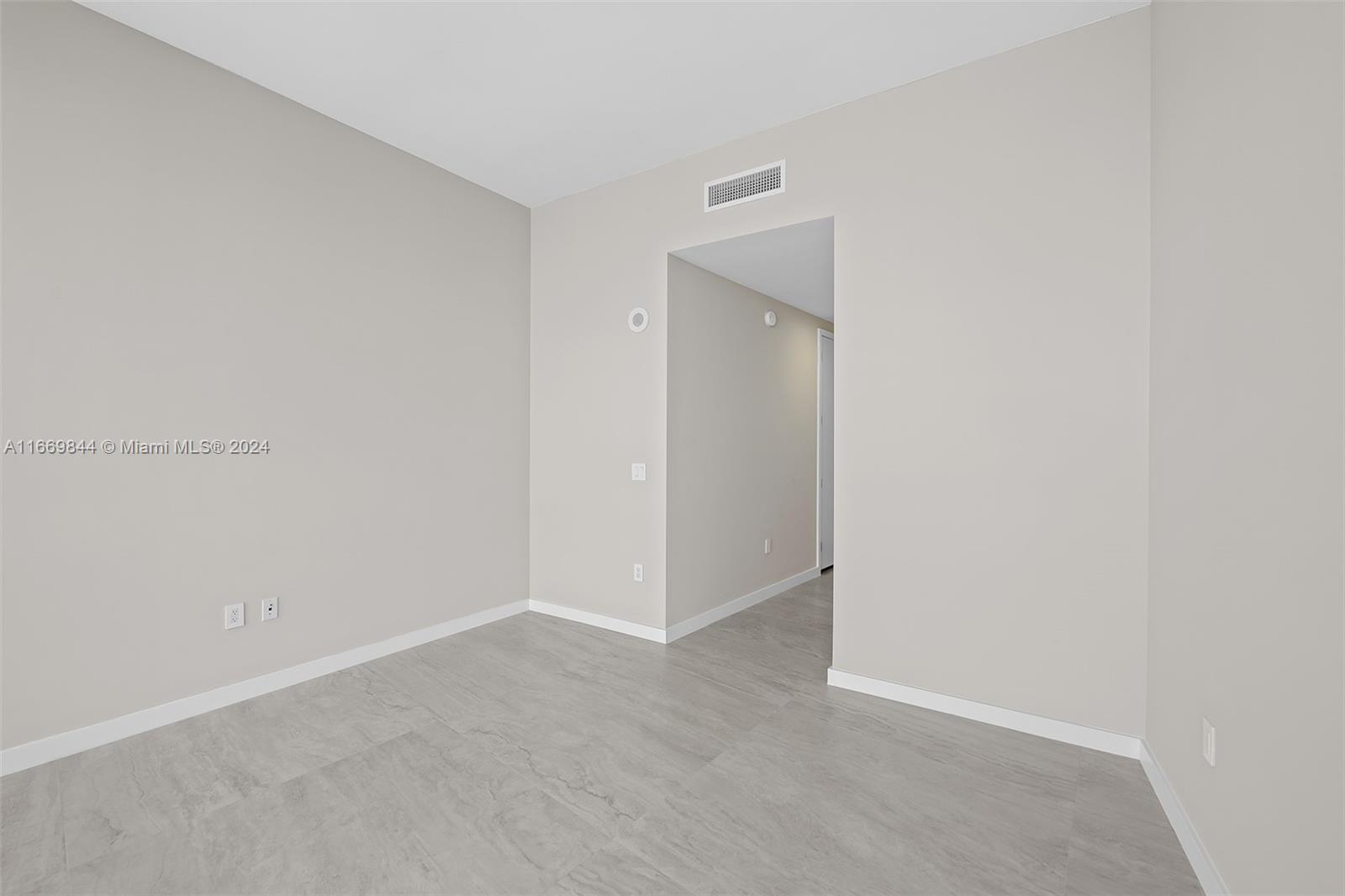 PARAMOUNT MIAMI WORLDCENT - Residential