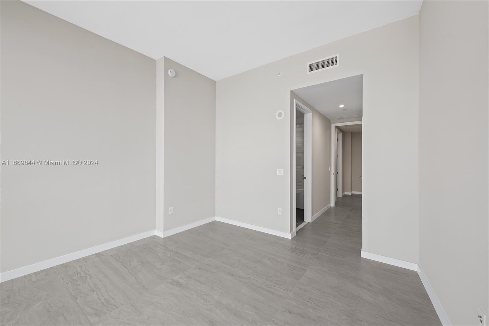 PARAMOUNT MIAMI WORLDCENT - Residential