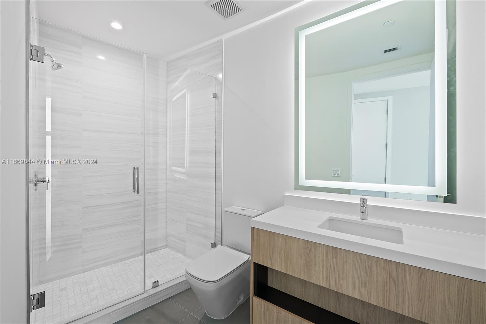 PARAMOUNT MIAMI WORLDCENT - Residential