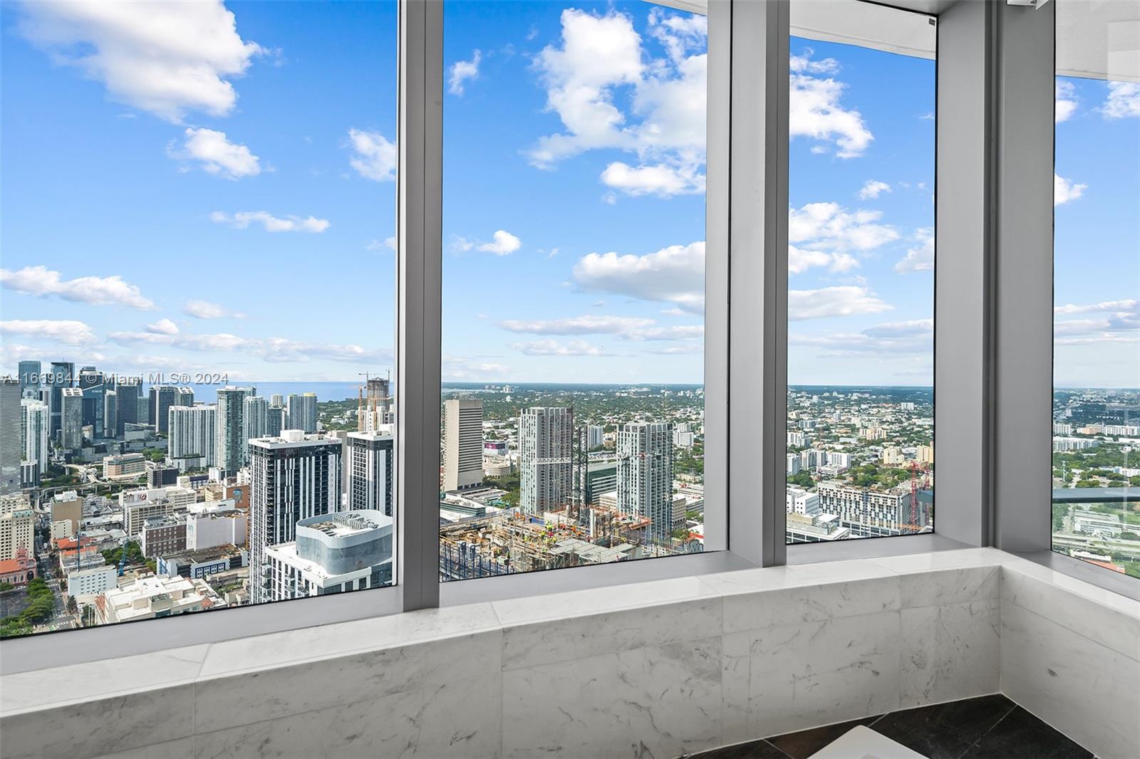PARAMOUNT MIAMI WORLDCENT - Residential