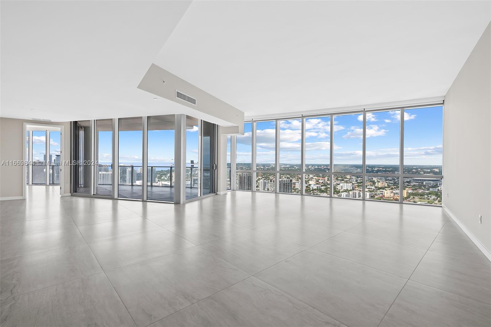 PARAMOUNT MIAMI WORLDCENT - Residential