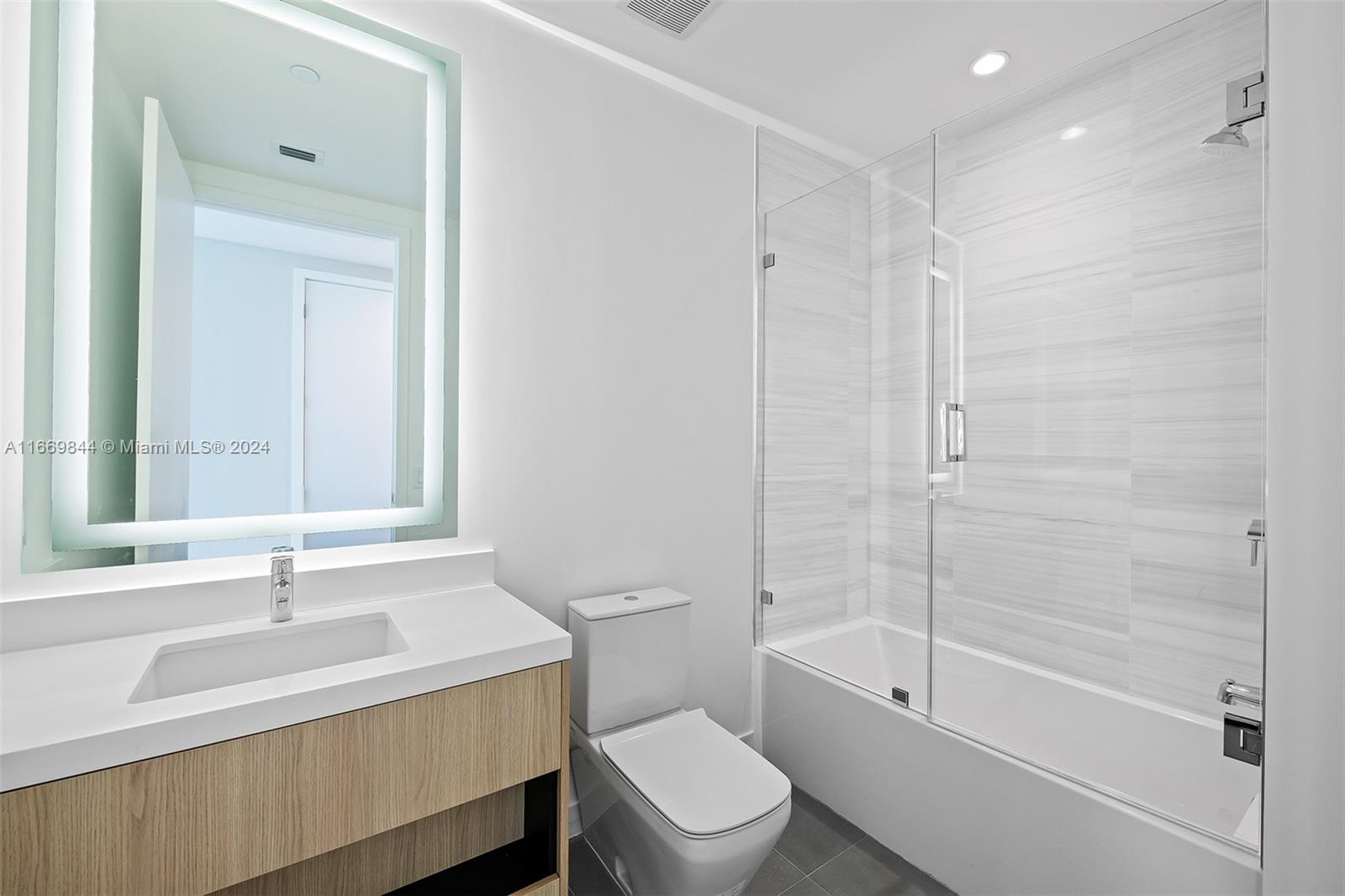 PARAMOUNT MIAMI WORLDCENT - Residential