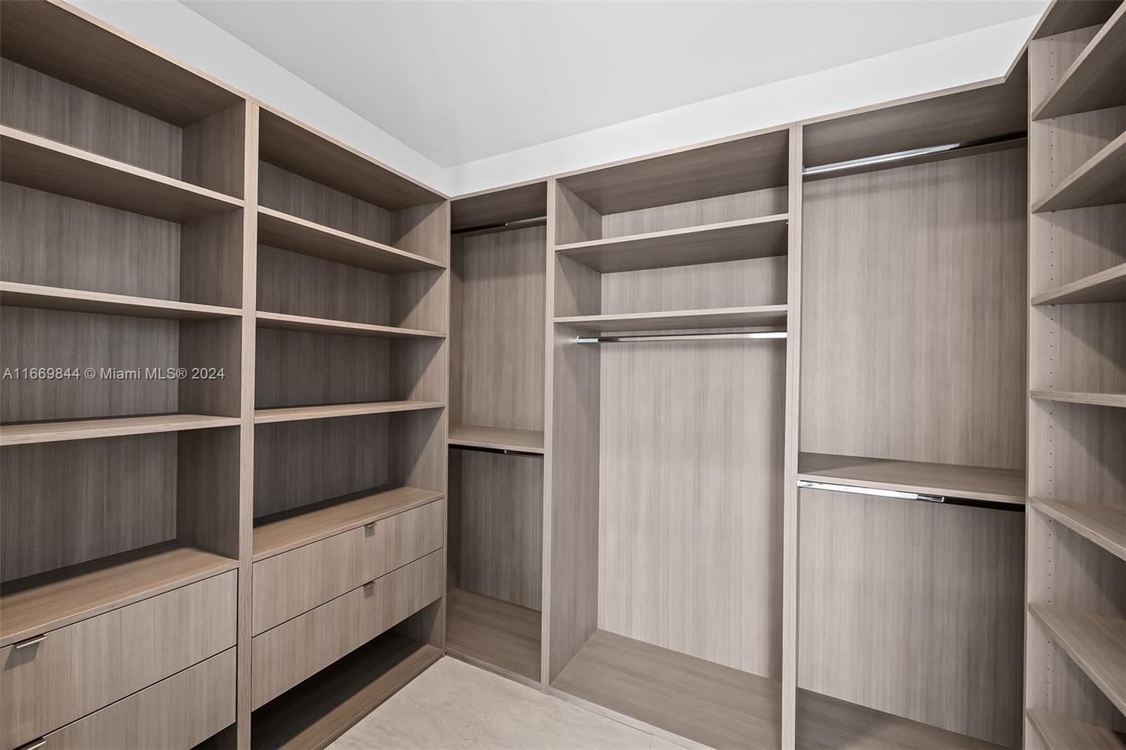 PARAMOUNT MIAMI WORLDCENT - Residential