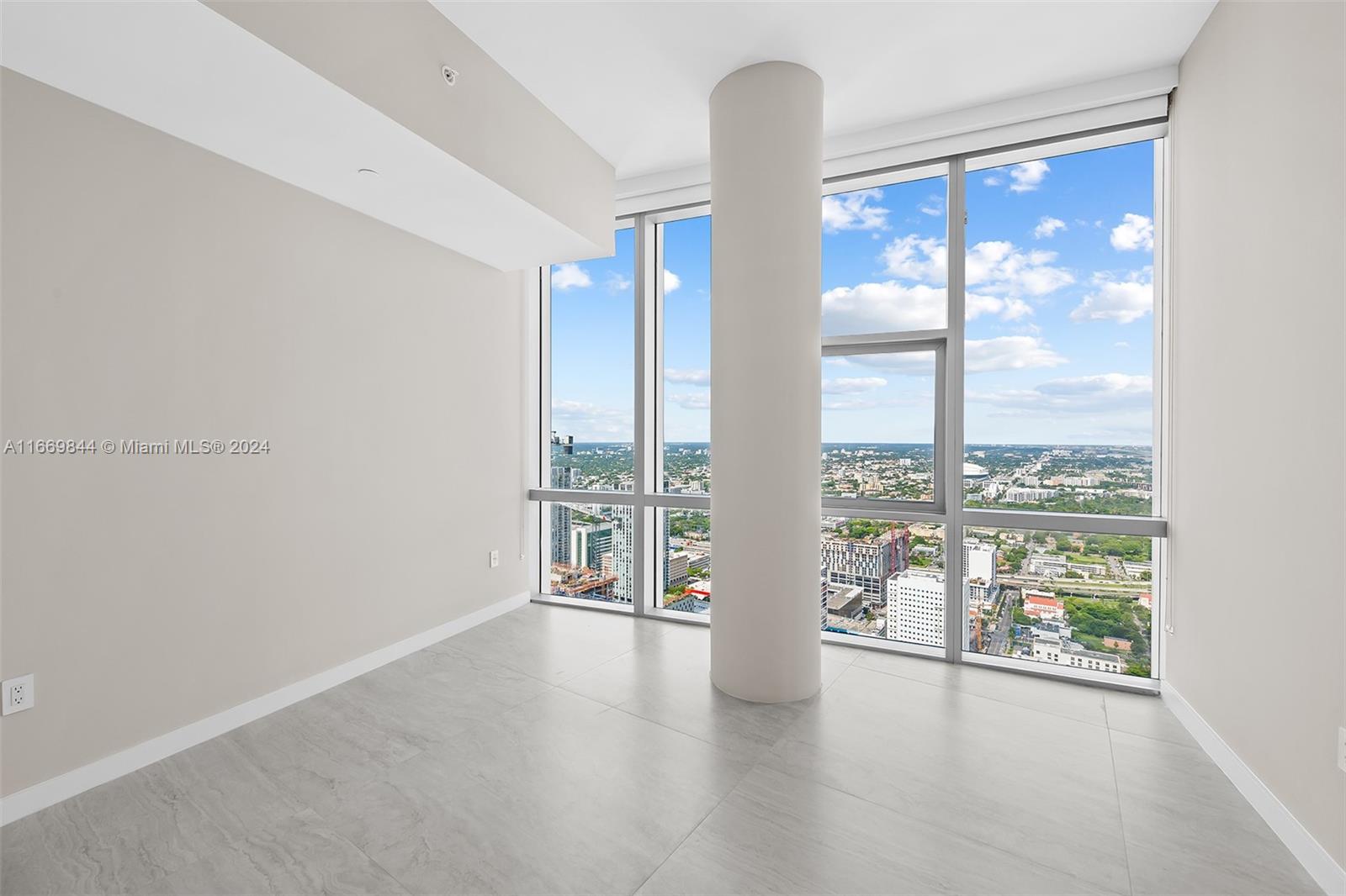 PARAMOUNT MIAMI WORLDCENT - Residential