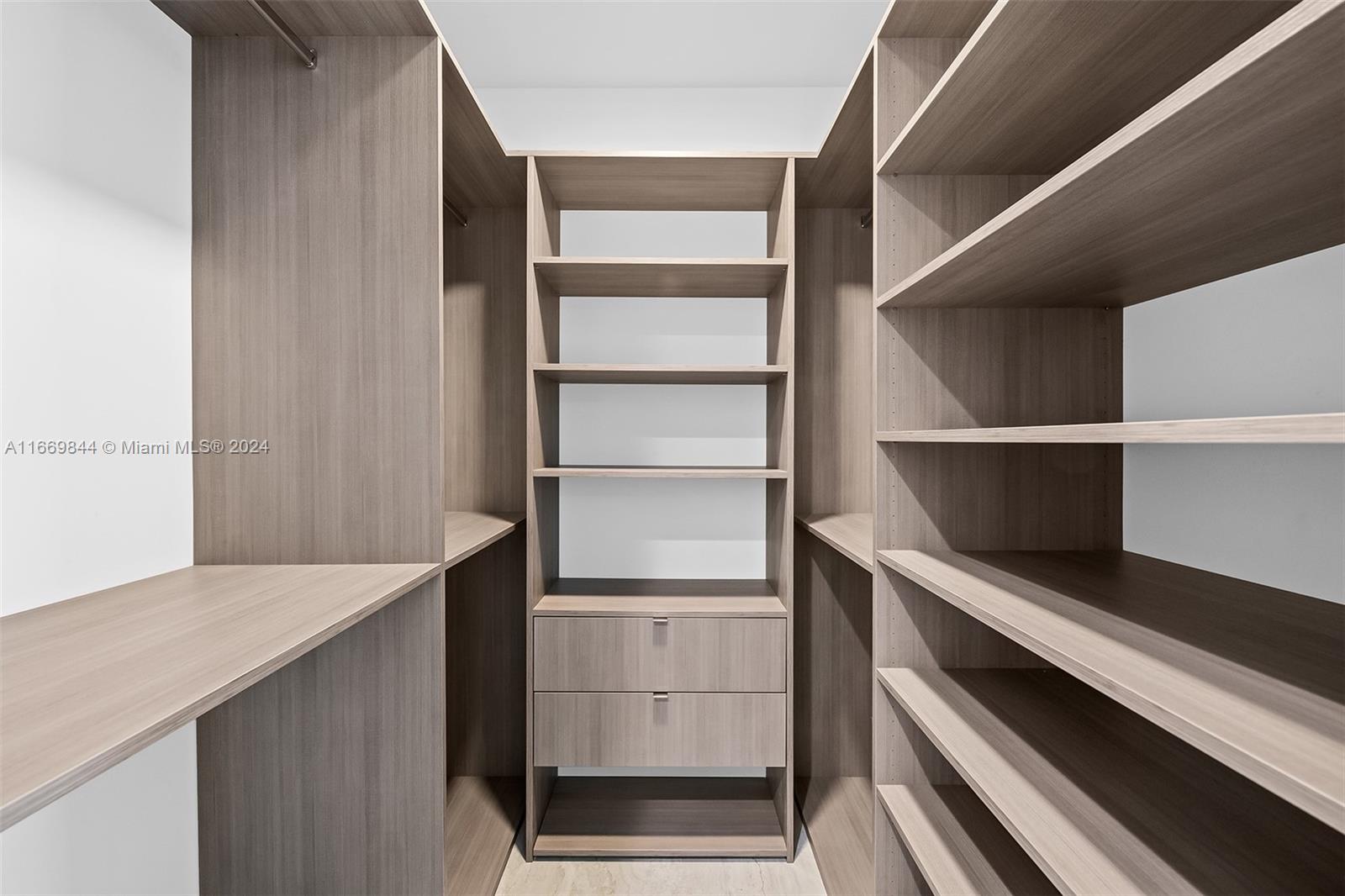 PARAMOUNT MIAMI WORLDCENT - Residential