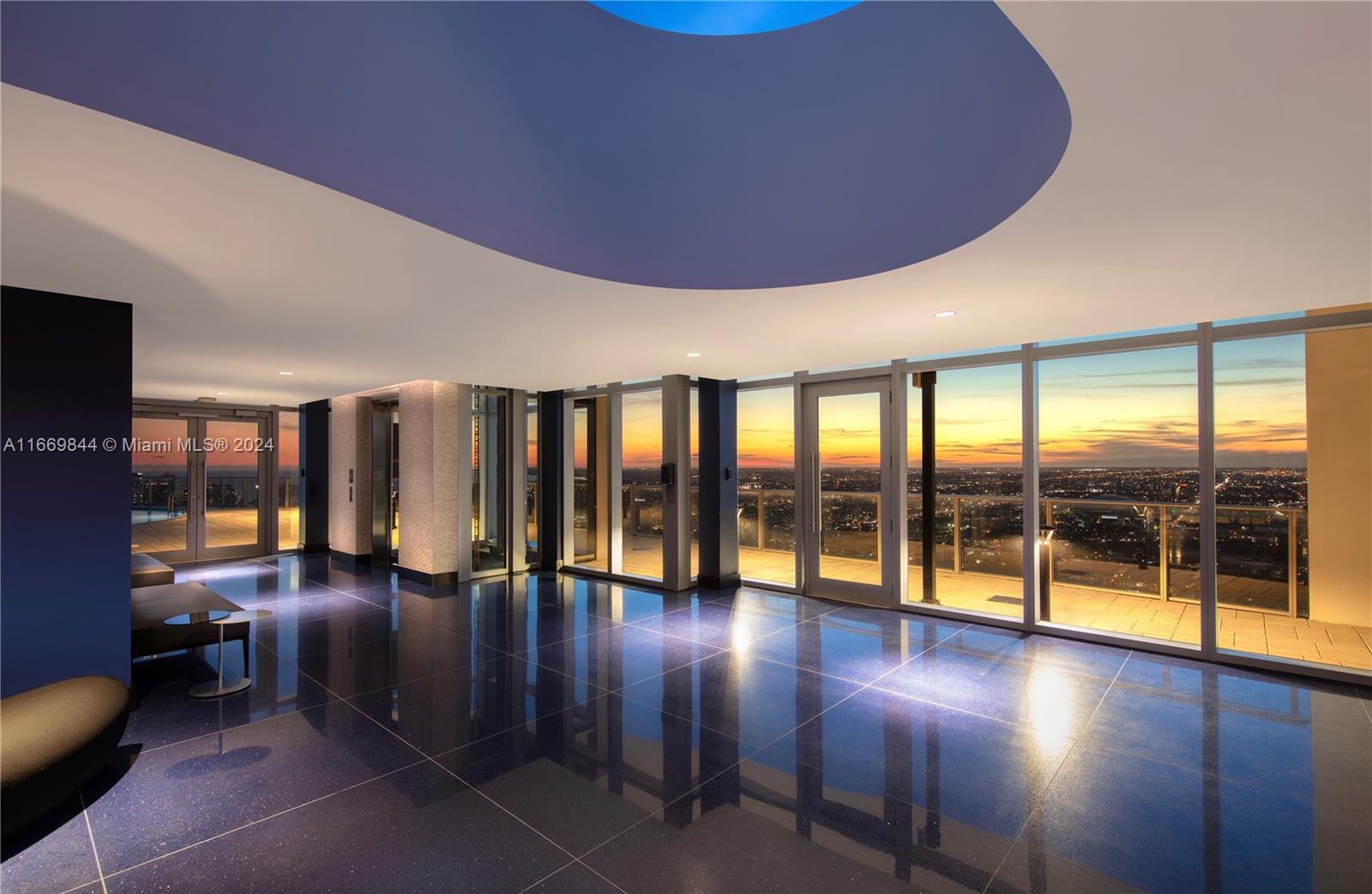 PARAMOUNT MIAMI WORLDCENT - Residential