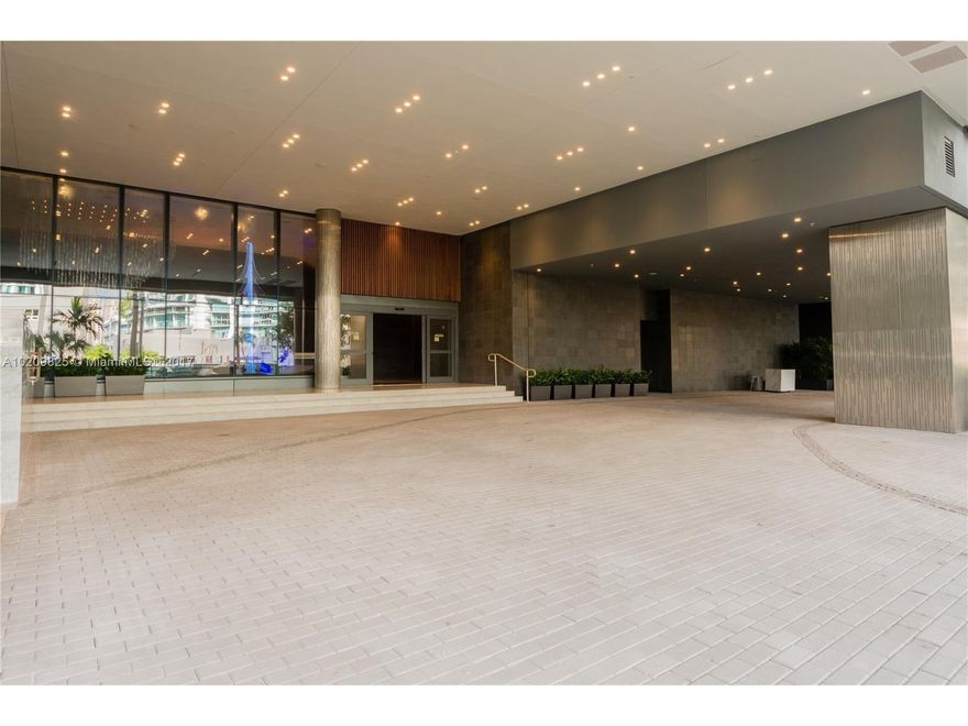 Be the first to live in this brand new furnished 2 bed 2.5 bath unit located in Rise Brickell City Center while enjoying the lifestyle with all of its luxurious and top-of the line amenities including tropical gardens, barbecue, outdoor and indoor fitness areas fitness, children's play area, heated pool & spa and business centre. Seasonal available. Price is Negotiable!