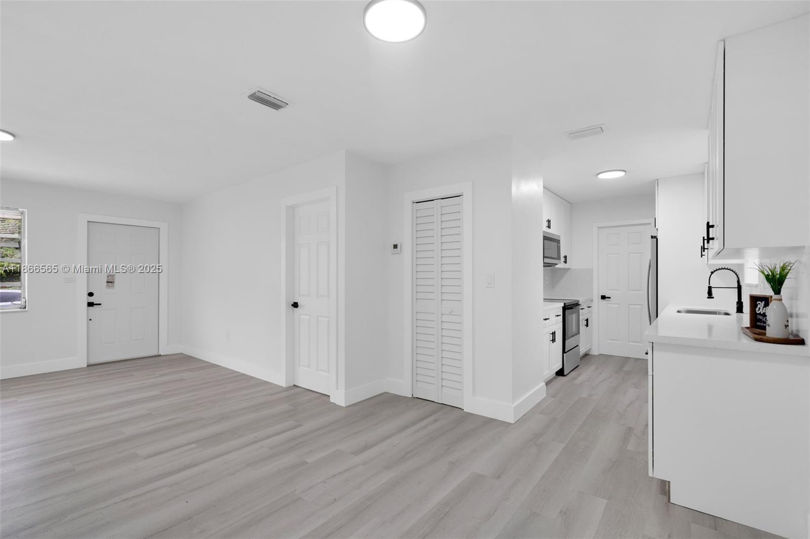 LIBERTY HOMES ESTATES SEC - Residential