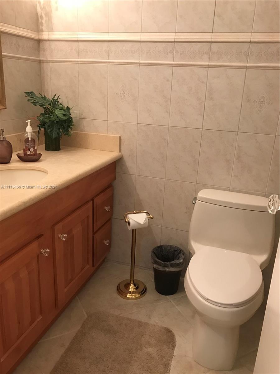 ALEXANDER TOWERS CONDO - Residential Lease