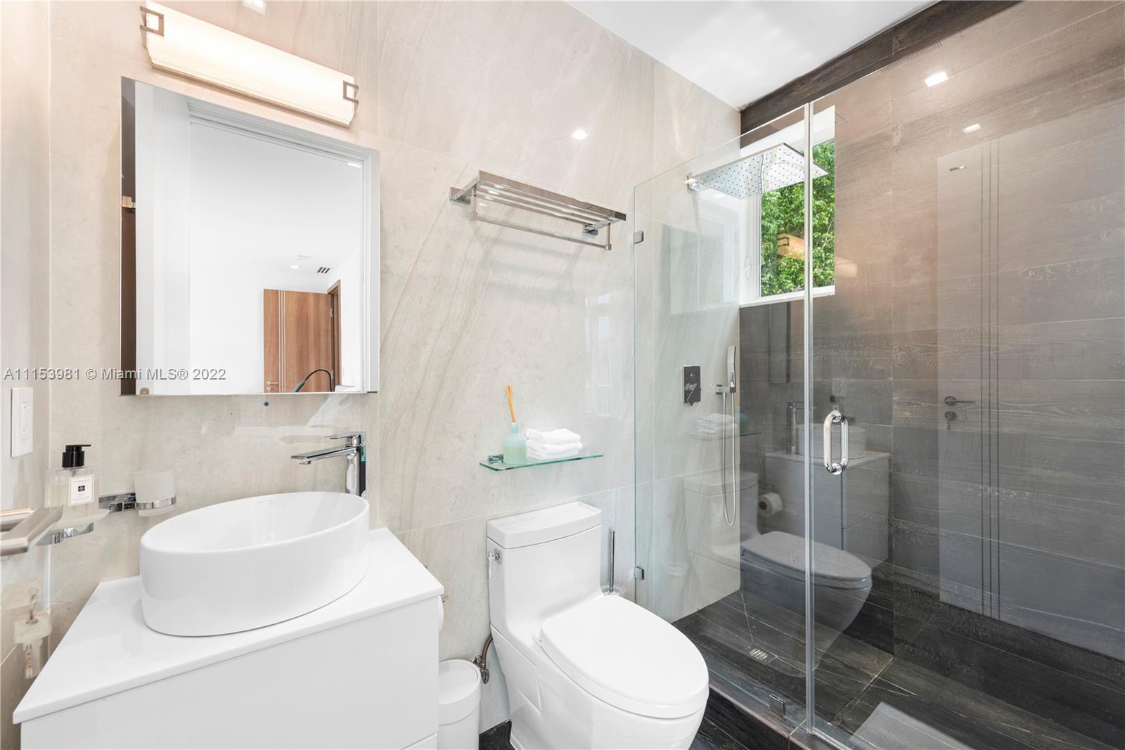 TROPICAL ISLE HOMES SUB 4 - Residential