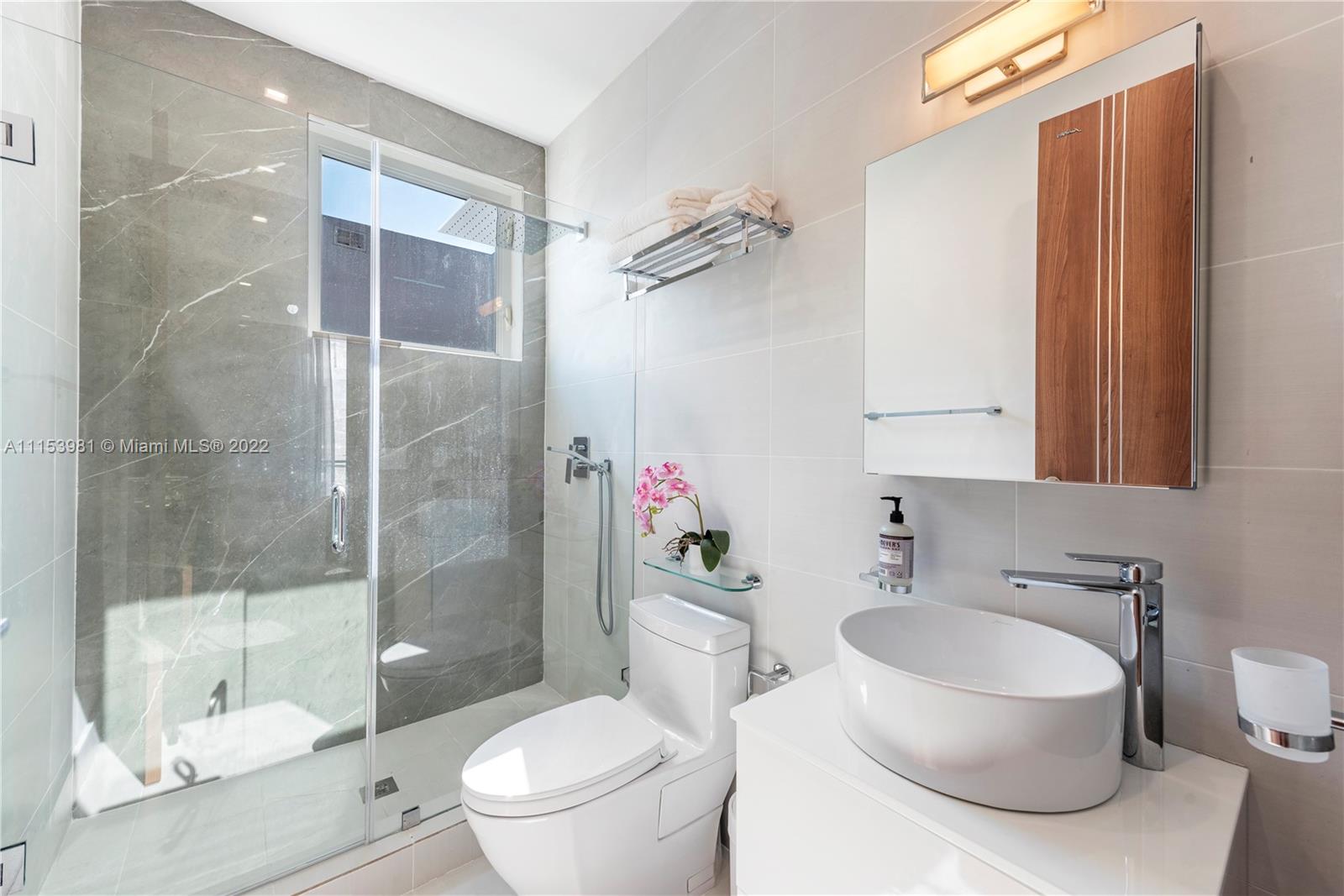 TROPICAL ISLE HOMES SUB 4 - Residential