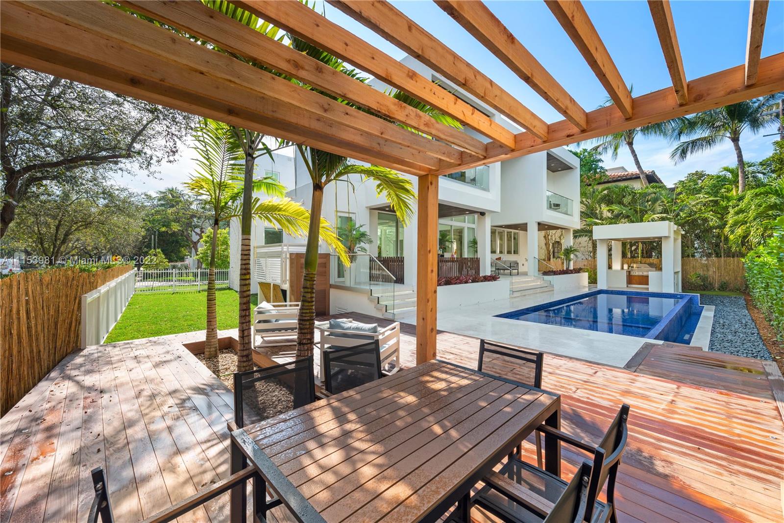 TROPICAL ISLE HOMES SUB 4 - Residential