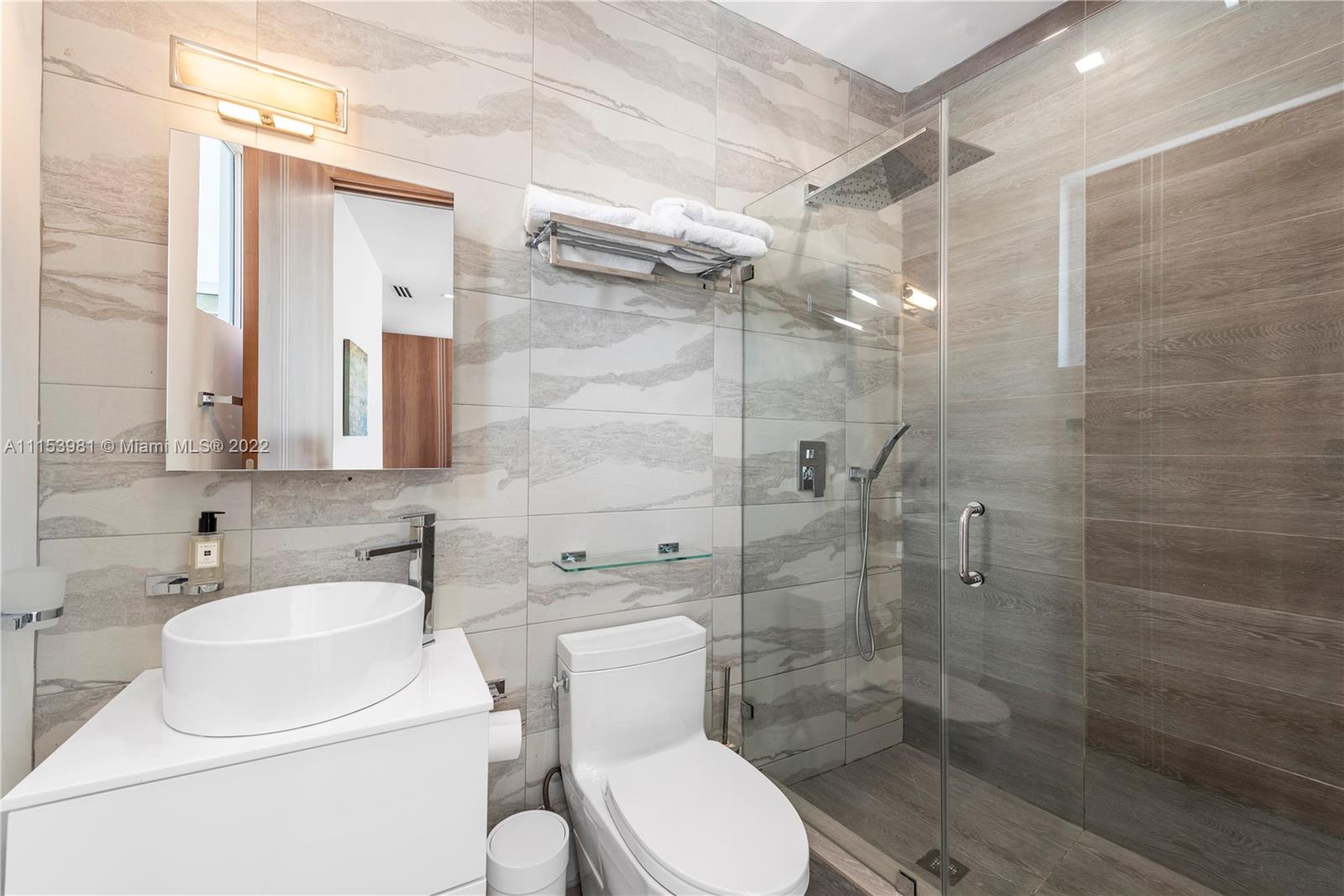 TROPICAL ISLE HOMES SUB 4 - Residential