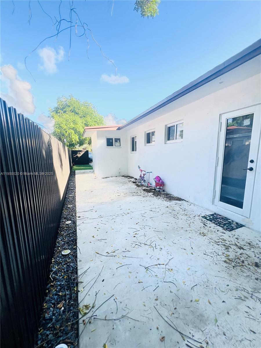 DIXIE HEIGHTS GARDEN - Residential Lease