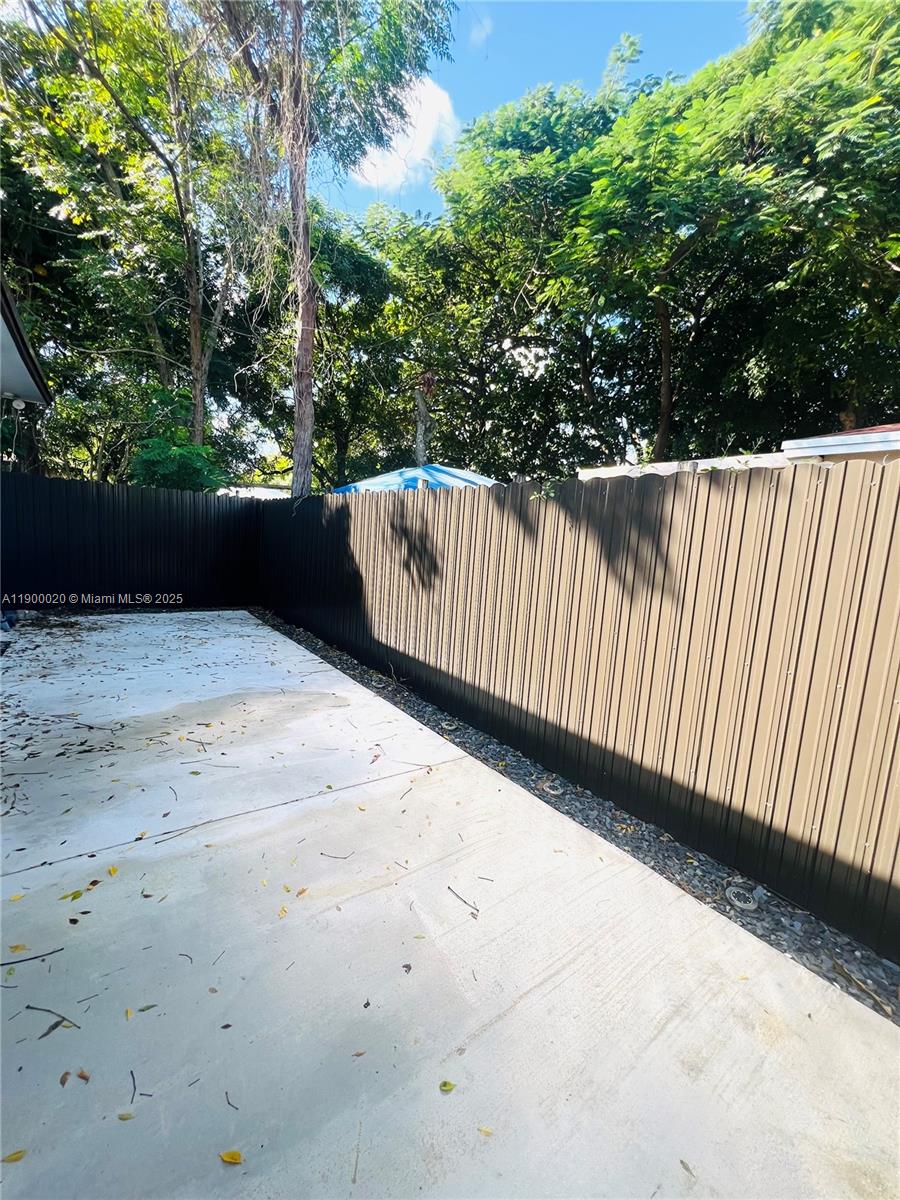 DIXIE HEIGHTS GARDEN - Residential Lease