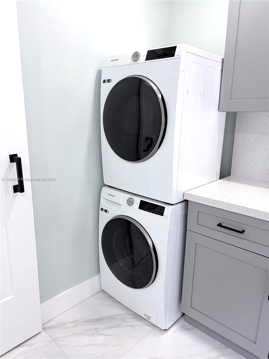 DIXIE HEIGHTS GARDEN - Residential Lease