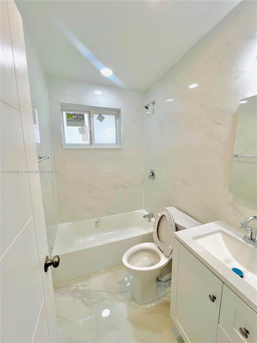 DIXIE HEIGHTS GARDEN - Residential Lease