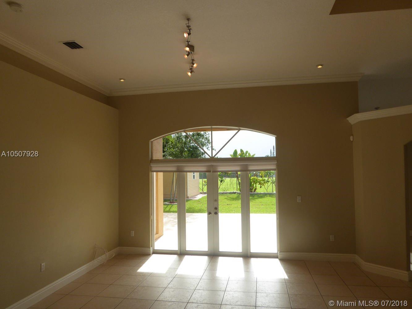 EMERALD OAKS - Residential Lease