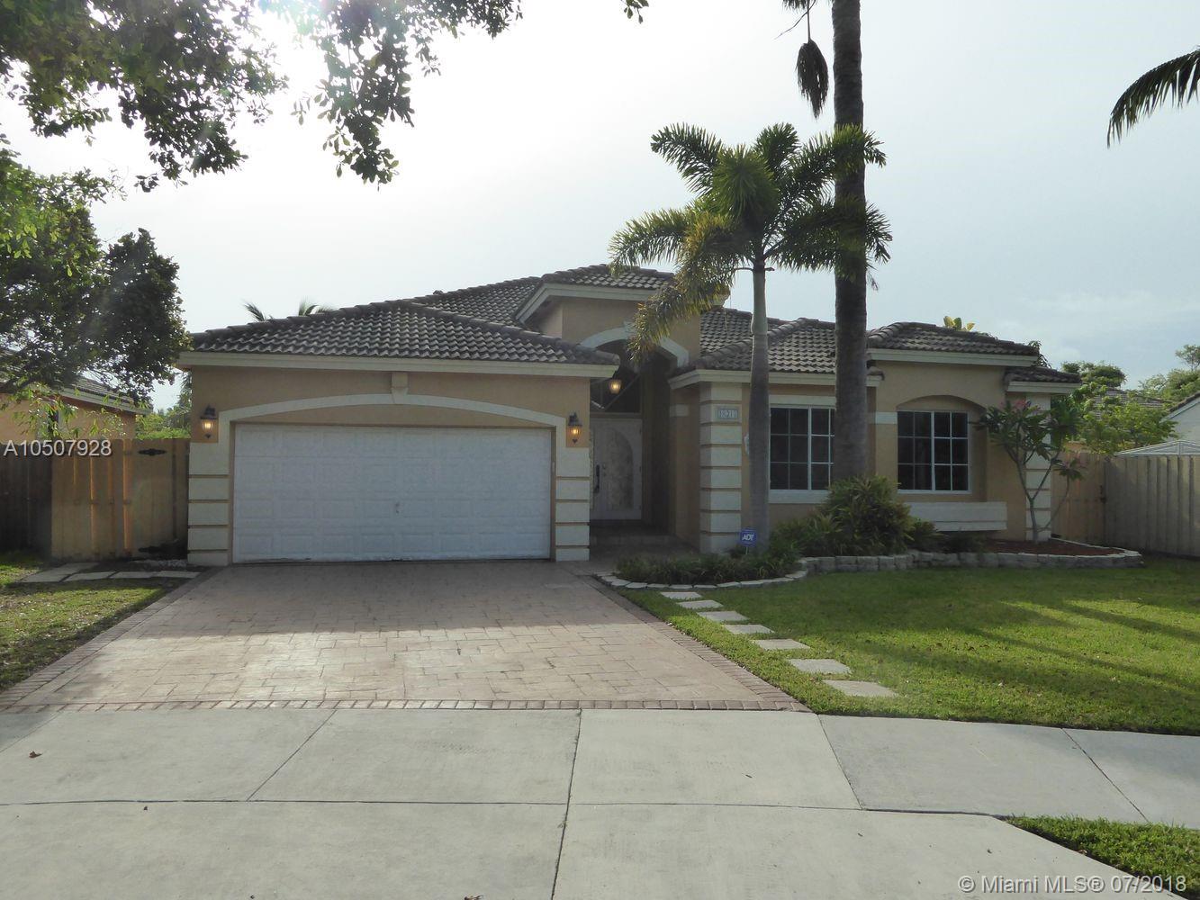 EMERALD OAKS - Residential Lease