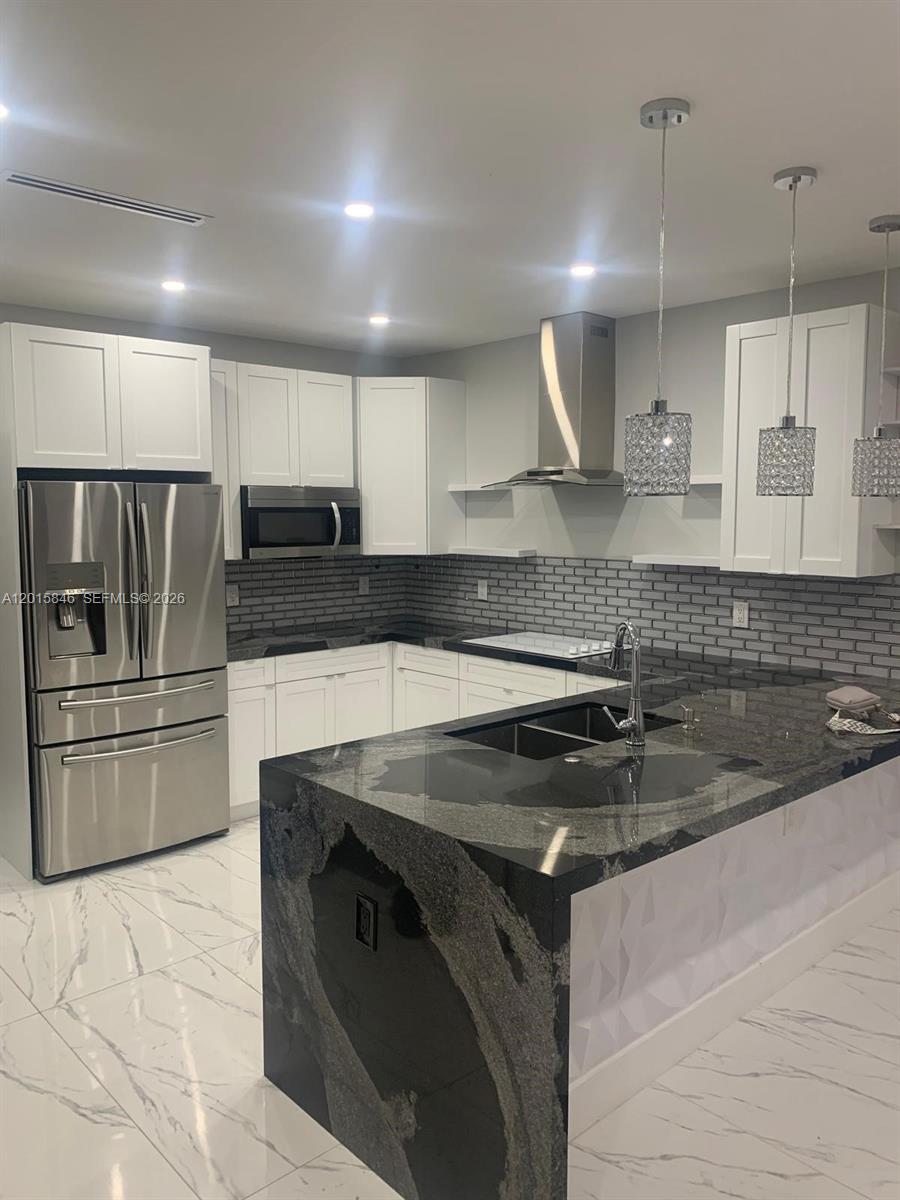 1720 NW 110th Ter .