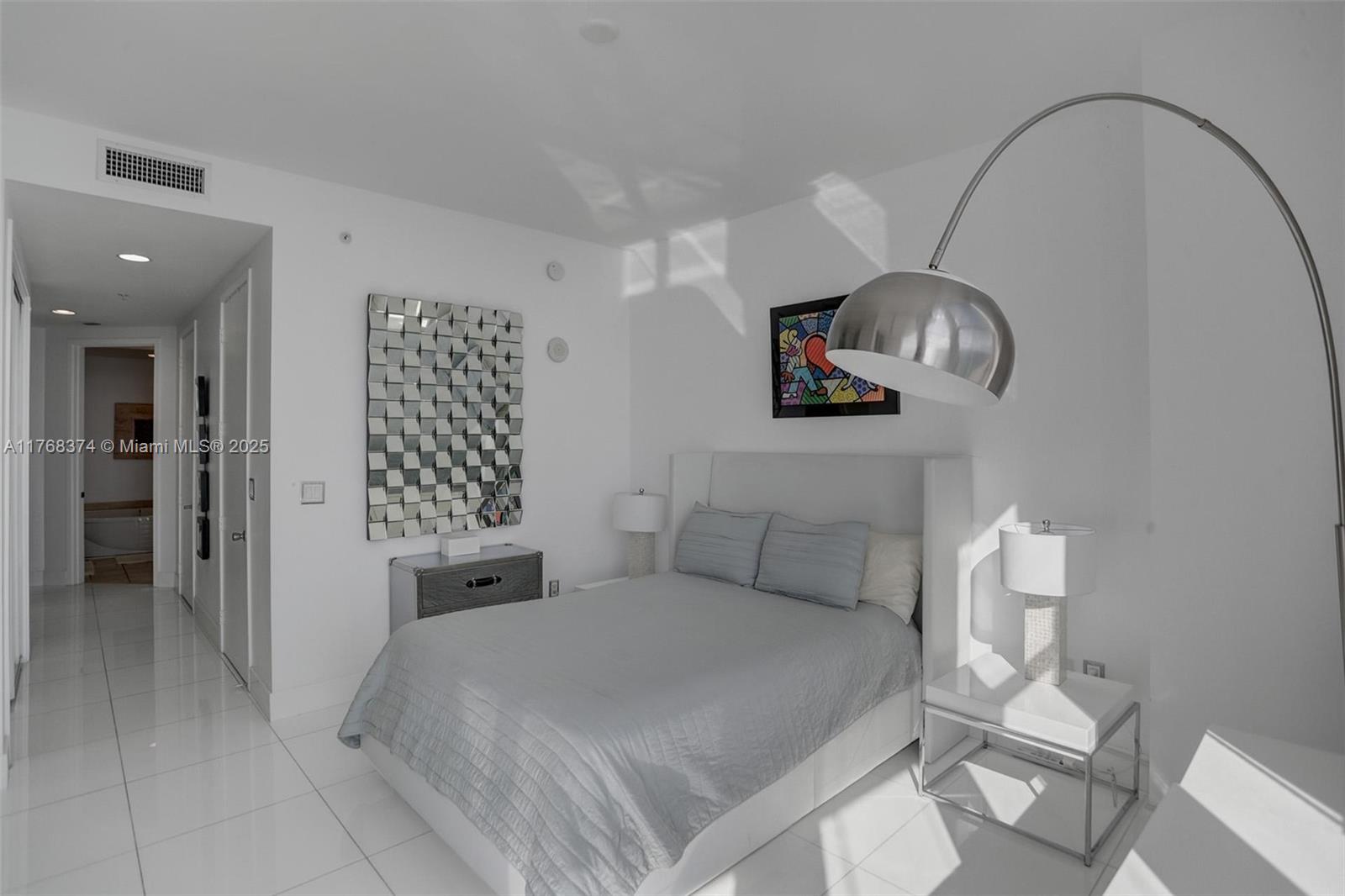 TRUMP ROYALE CONDO - Residential Lease