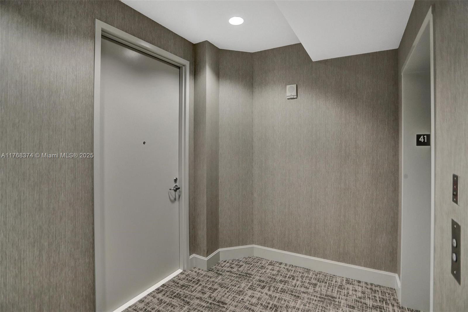 TRUMP ROYALE CONDO - Residential Lease