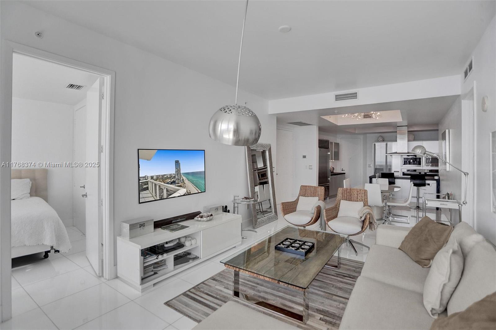 TRUMP ROYALE CONDO - Residential Lease