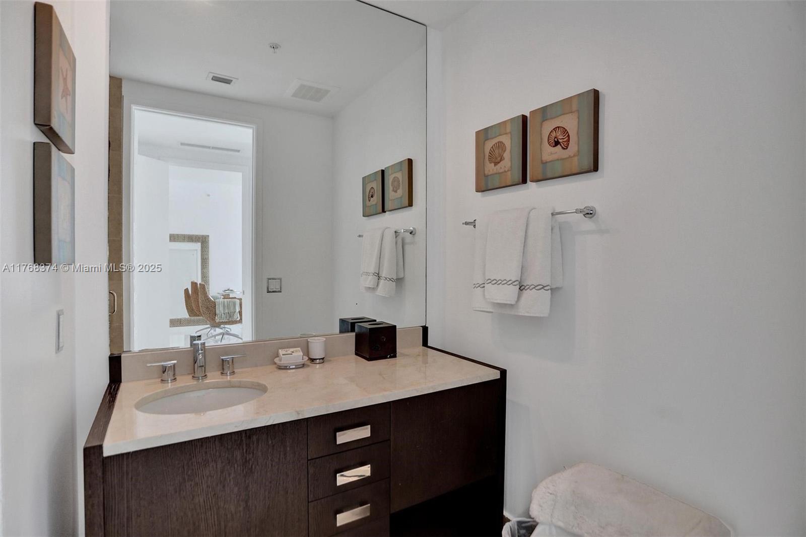 TRUMP ROYALE CONDO - Residential Lease