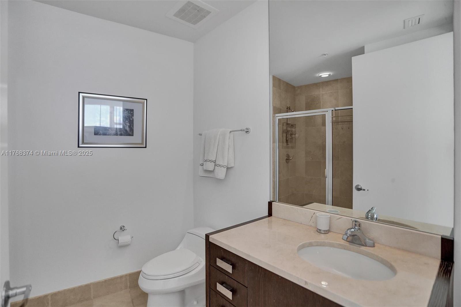 TRUMP ROYALE CONDO - Residential Lease