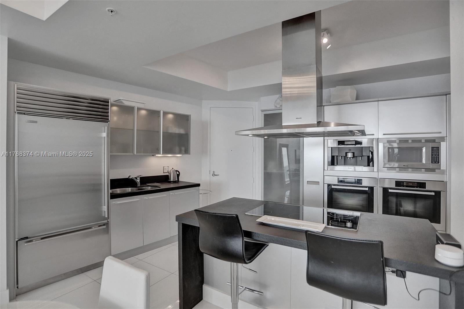 TRUMP ROYALE CONDO - Residential Lease