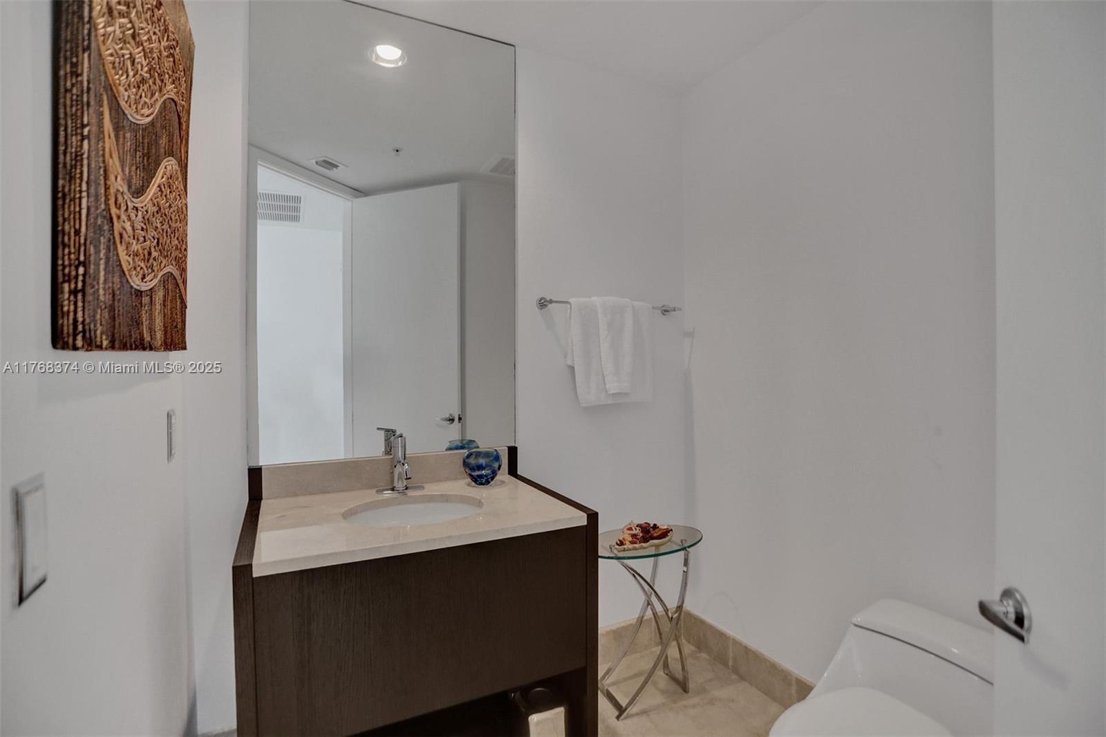 TRUMP ROYALE CONDO - Residential Lease