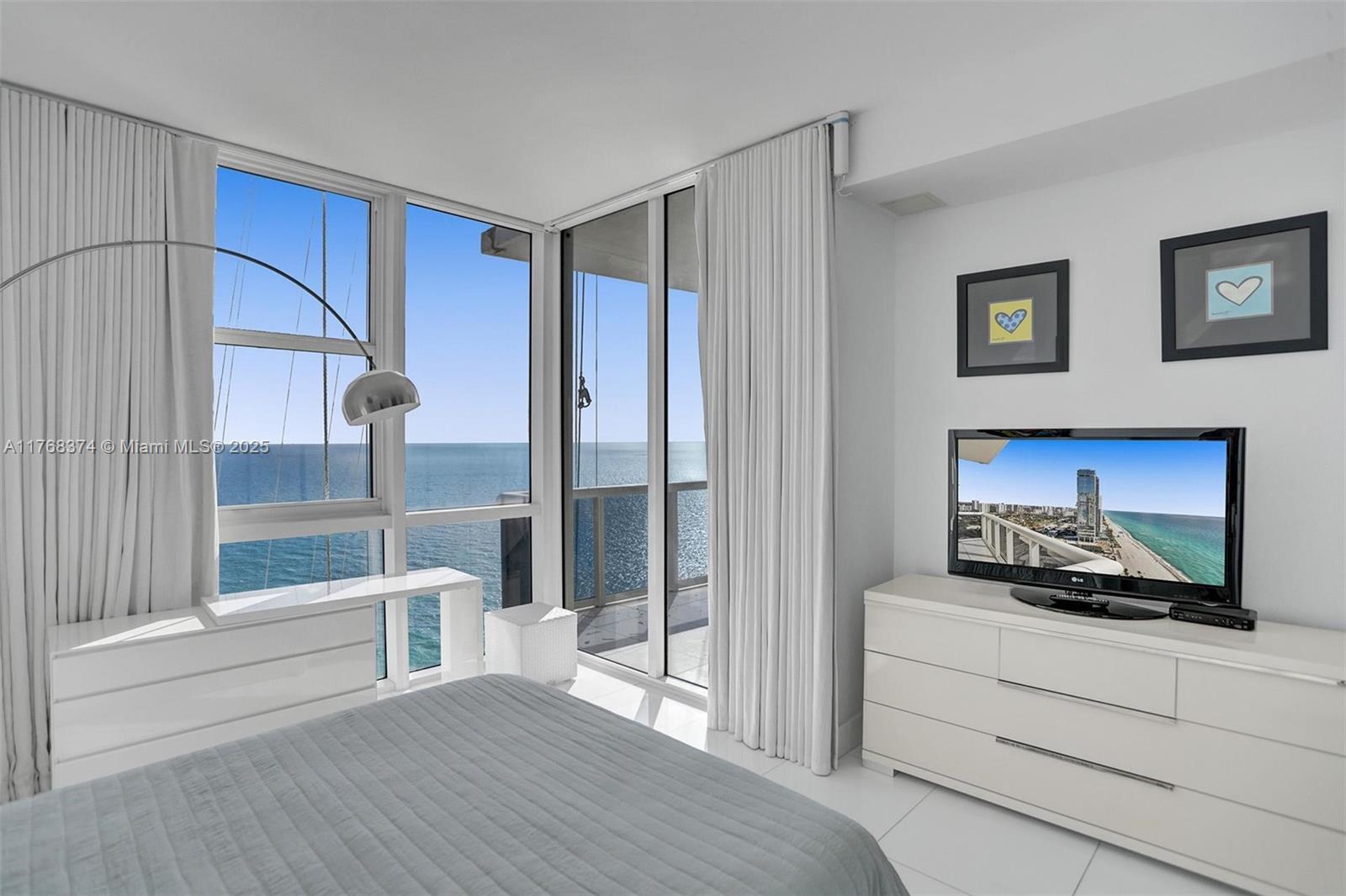 TRUMP ROYALE CONDO - Residential Lease