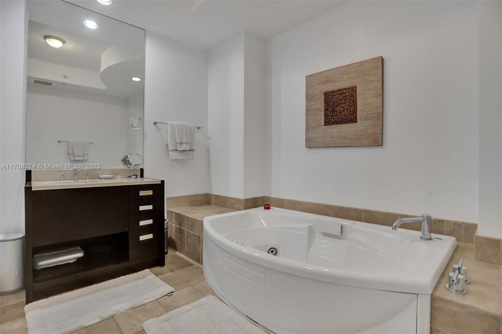 TRUMP ROYALE CONDO - Residential Lease