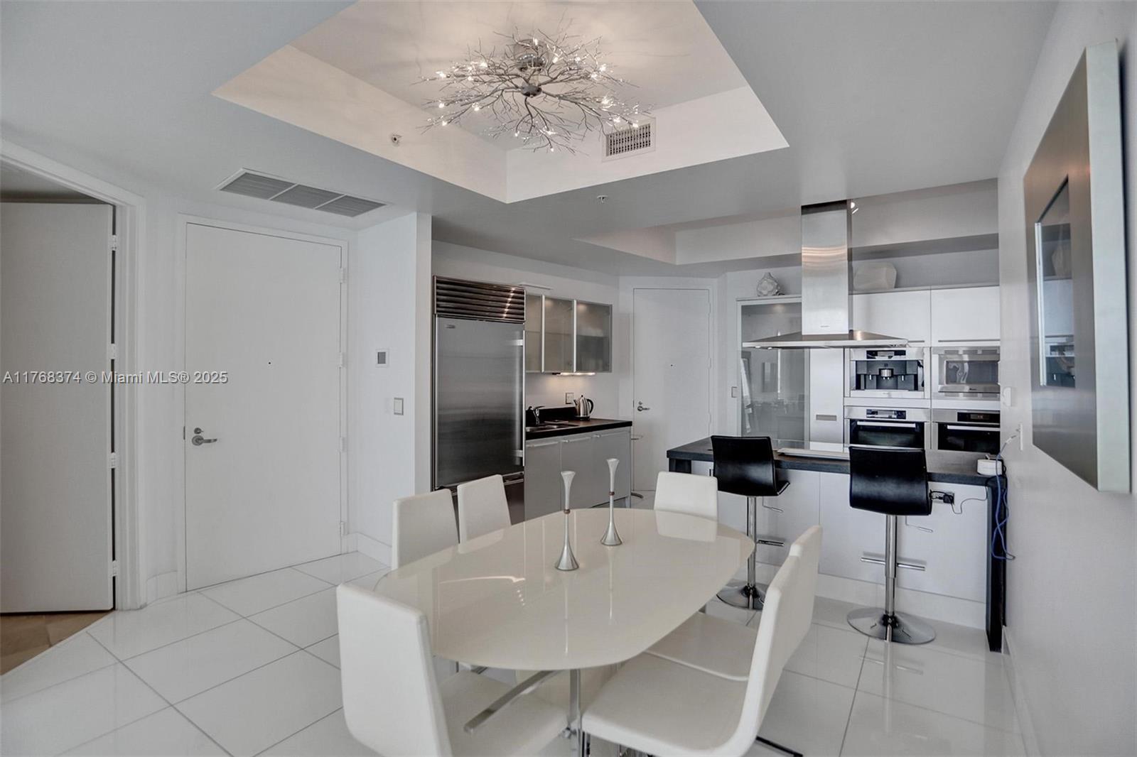 TRUMP ROYALE CONDO - Residential Lease